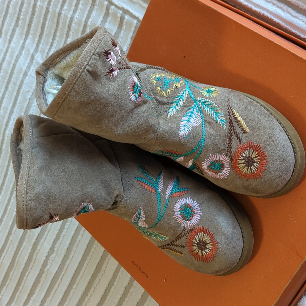 Indigo Rd. Floral Boots
